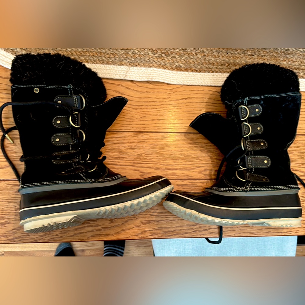 SOREL snow boots- size 9.5